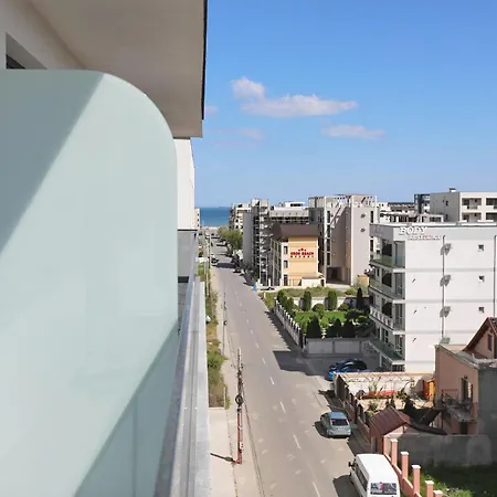 B1 Tower & Lägenhet Năvodari